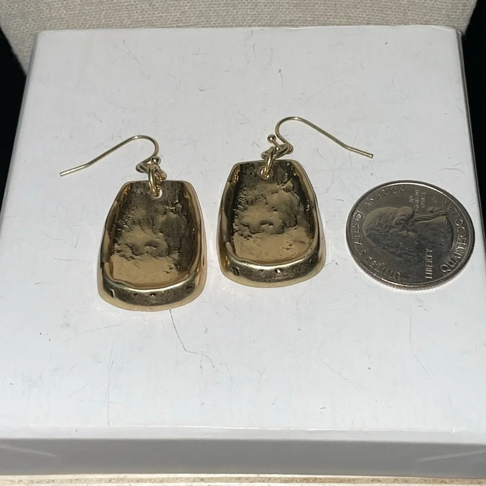 NWOT matte gold tone earrings - Picture 4 of 4